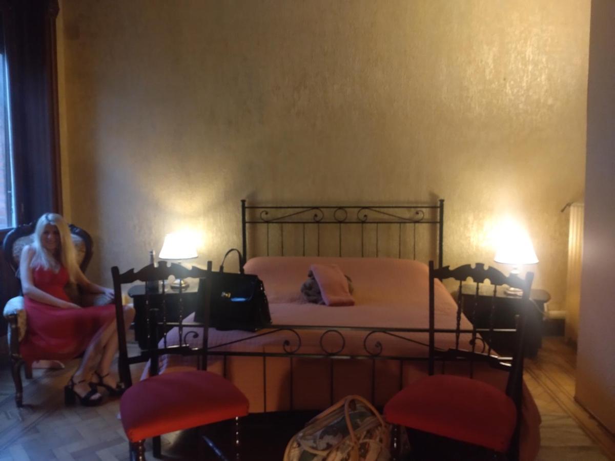 B&B Amarantha Gothica Genua Exteriör bild